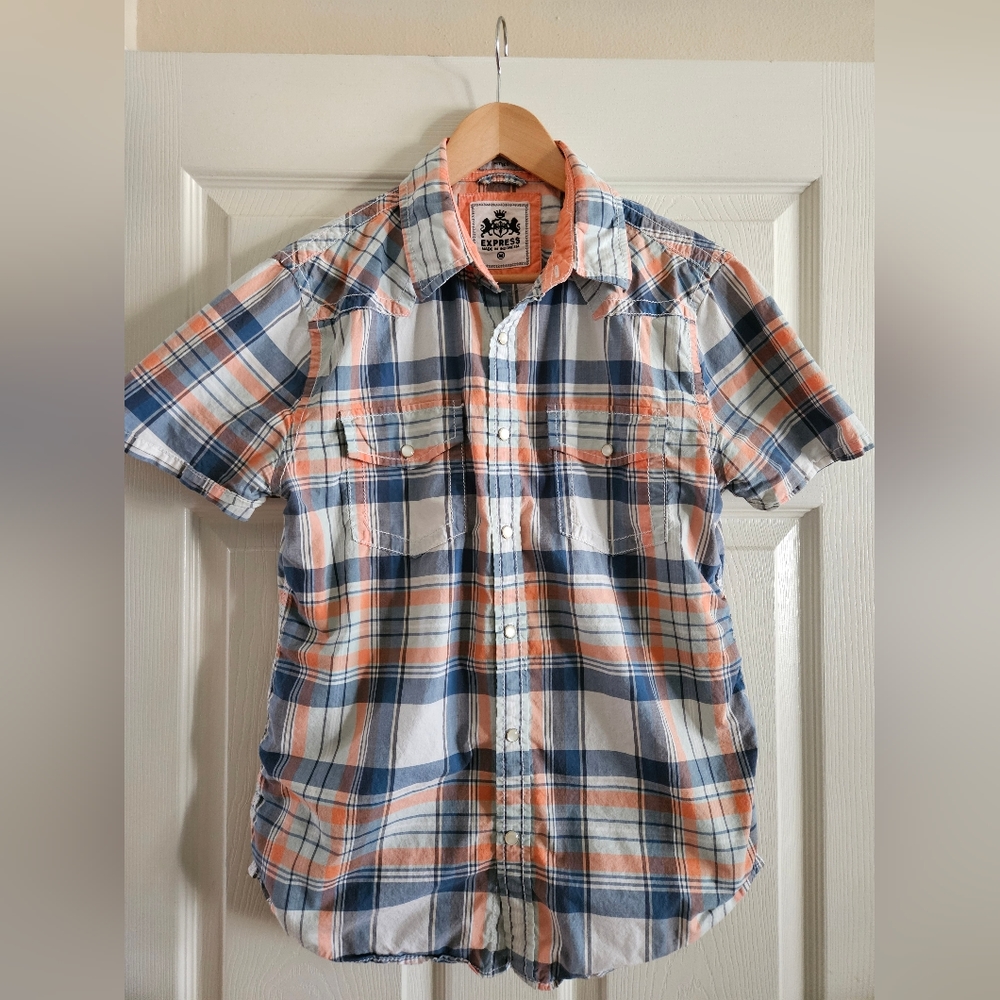 Mens Medium Express Fitted Button Up Short Sleeve Shirt